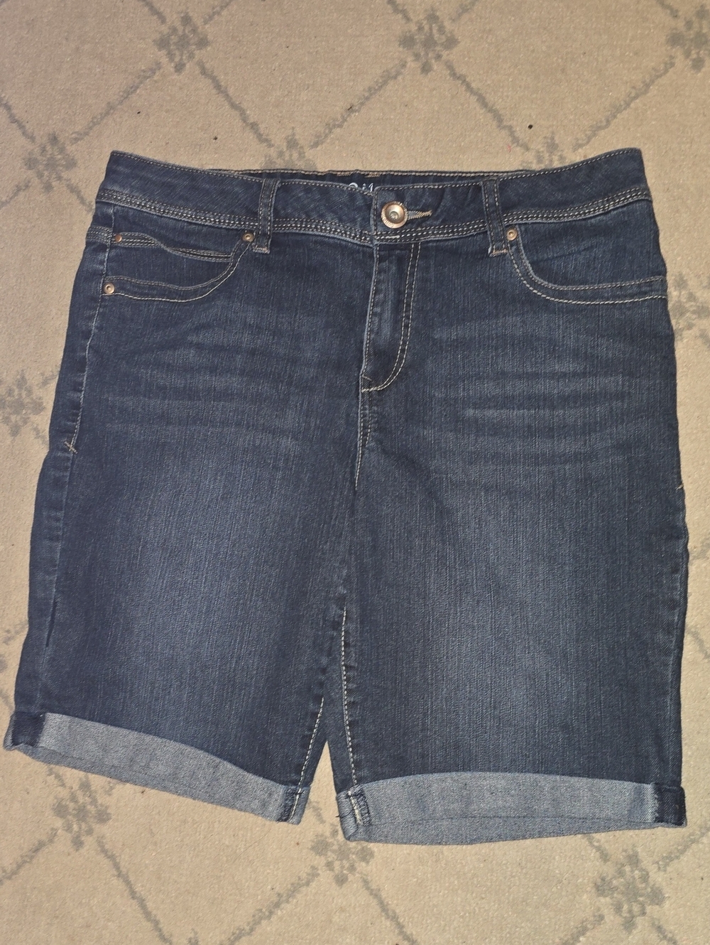 Sonoma Size 8 Women’s Dark Blue Denim Shorts